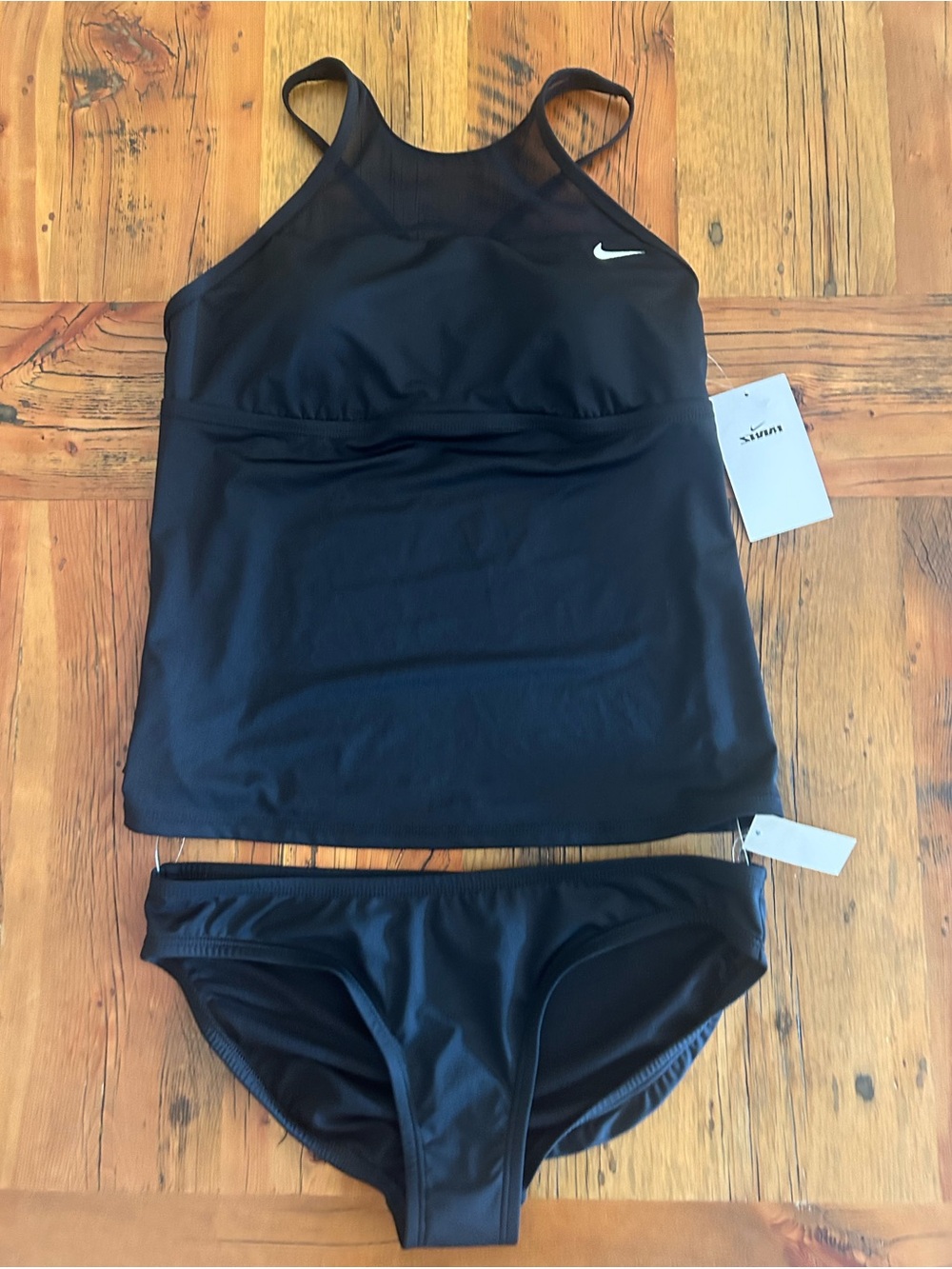 Nike® Women's Sport Style Good High Neck Tankini Set Size Medium